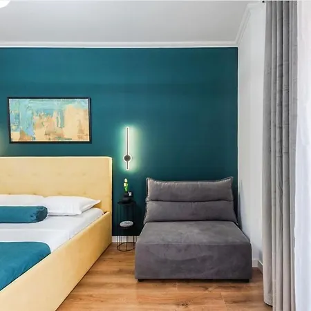 Zoe At Center * Tirana